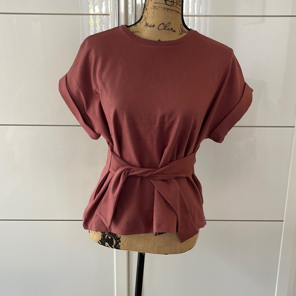 NWT Express Top - Picture 2 of 6